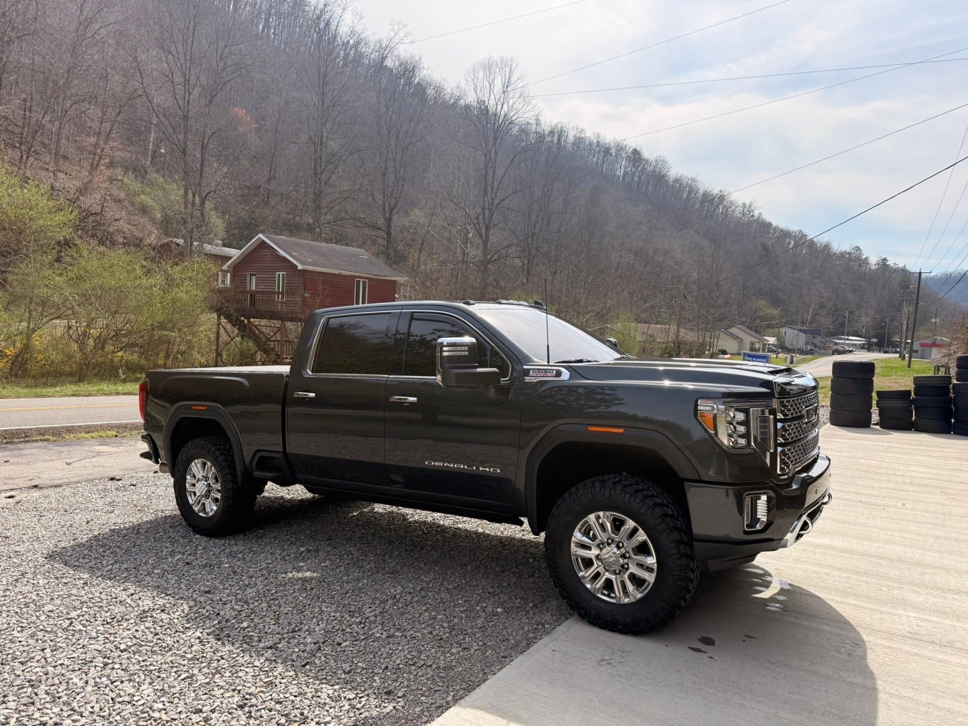 GMC Sierra Denali HD on new wheels and tires